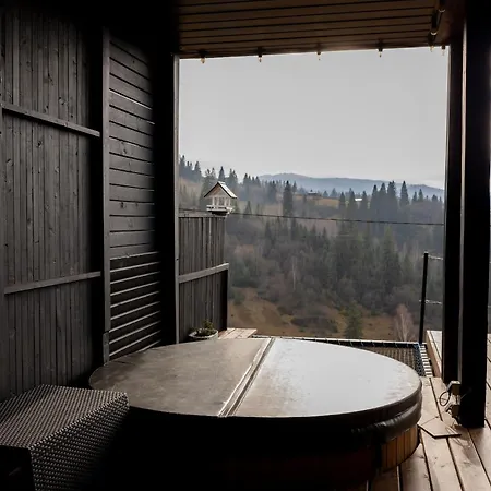 Alpstuga Ecottage для двох у горах із чаном-джакузі Slavske