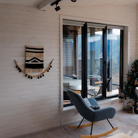 Alpstuga Ecottage для двох у горах із чаном-джакузі Slavske