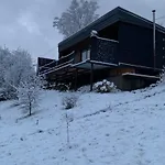 Ecottage для двох у горах із чаном-джакузі 木屋 斯拉夫西克