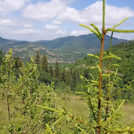 Dağ evi Ecottage для двох у горах із чаном-джакузі